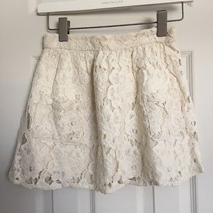 CREAM LACE SKIRT